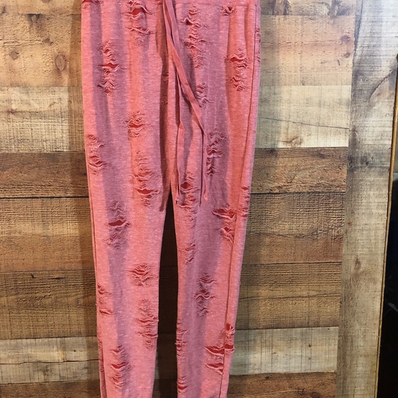 Fashion Nova distressed sweatsuit - Picture 5 of 8